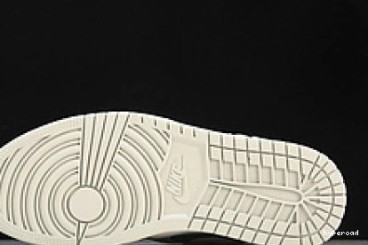 Hyperoad JORDAN NIKE AIR “Elephant” OG 1 HIGH 0825